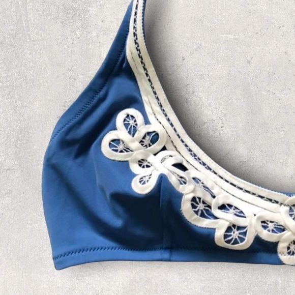 Victoria's Secret romantic lace applique bikini Medium - Picture 3 of 5